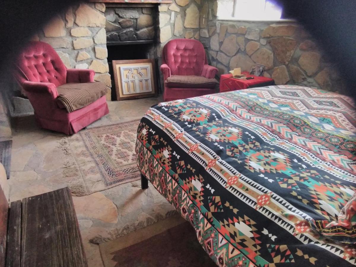 La Loma Del Chivo Llc Stone Cottage Alternative Building Marathon Exterior foto